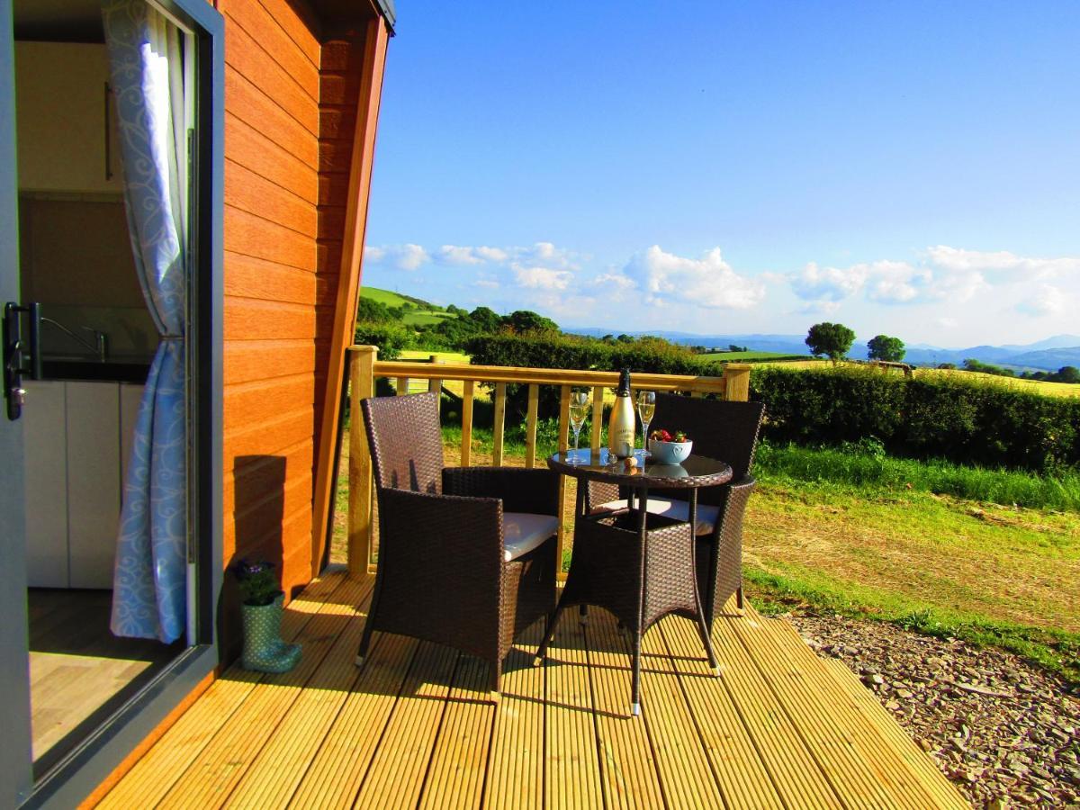 Waenfechan Glamping With Hot Tubs Colwyn Bay Ngoại thất bức ảnh