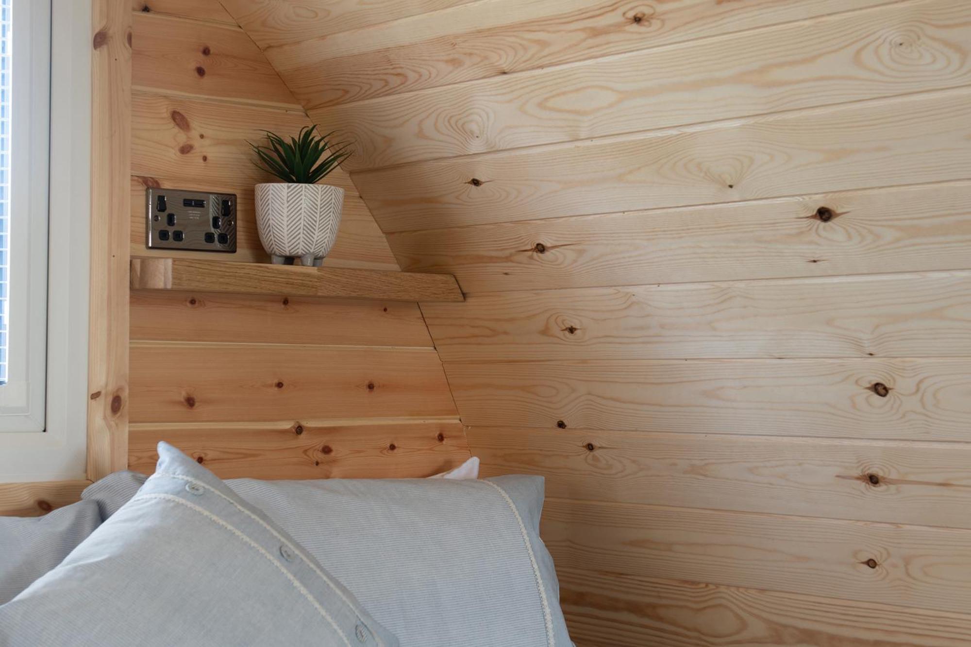 Waenfechan Glamping With Hot Tubs Colwyn Bay Ngoại thất bức ảnh